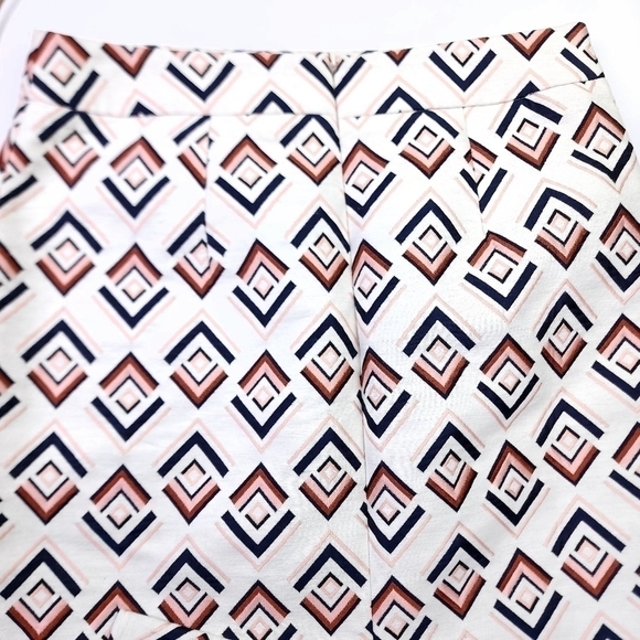 Ann Taylor White Patterned Skirt Sz 10 - Picture 7 of 11